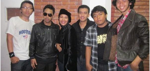 band, musik, panggung, kampung 99 ppeohonan